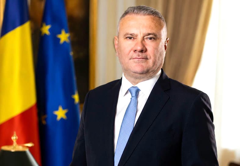 Gigel Știrbu publicând lista directorilor din Olt