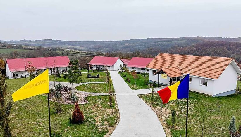 6.113 lei pe lună, baie în fiecare cameră și metri pătrați la centimetru — dar numai dacă nu ești statul. Ce s-a întâmplat pe 1 ianuarie 2026, după ce statul a ratat termenul de închidere a propriilor centre, e o lecție de neobrăzare instituțională