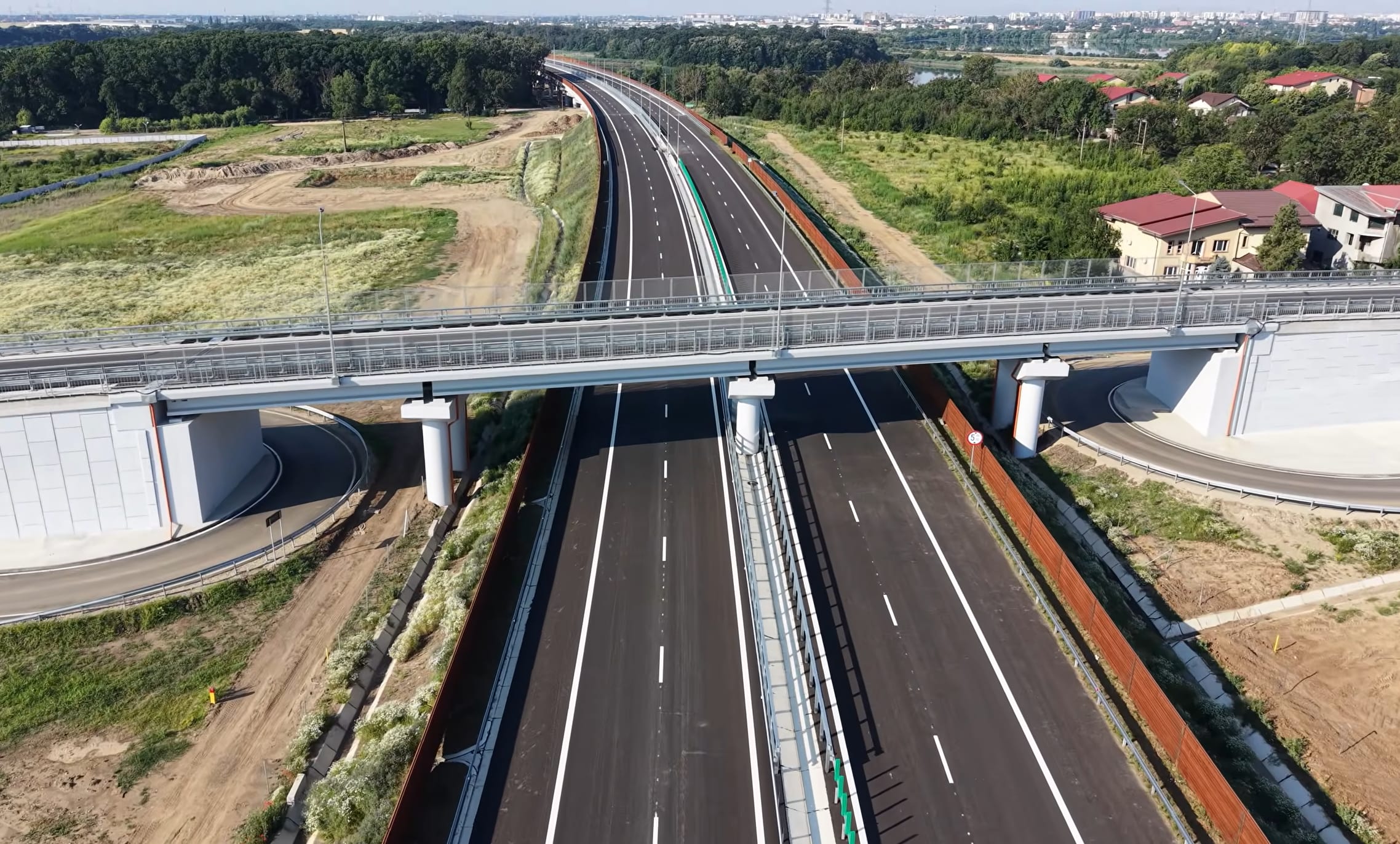 Autostrada finalizată dar închisă traficului în România