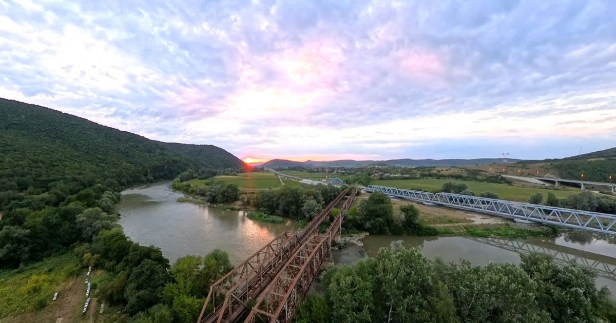 Poduri moderne peste Mureș în zona Brănișca, România