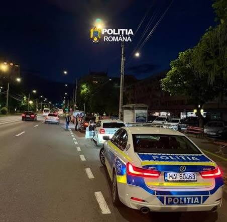 Polițiști din Satu Mare controlând traficul rutier
