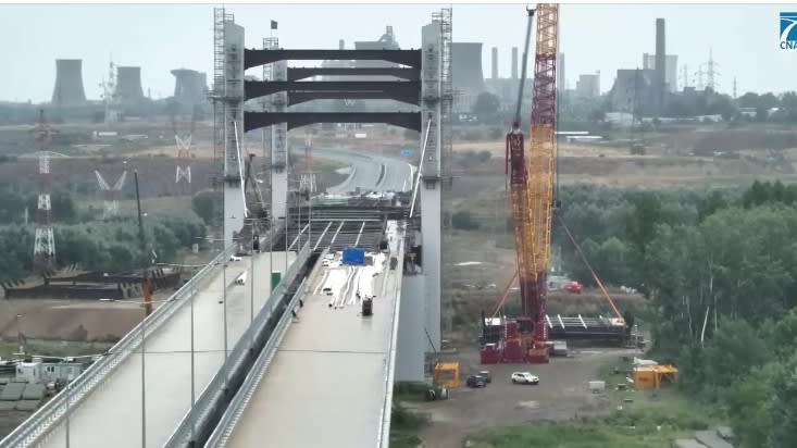 Autobahn București - trafic intens, coloane de mașini, șosea aglomerată