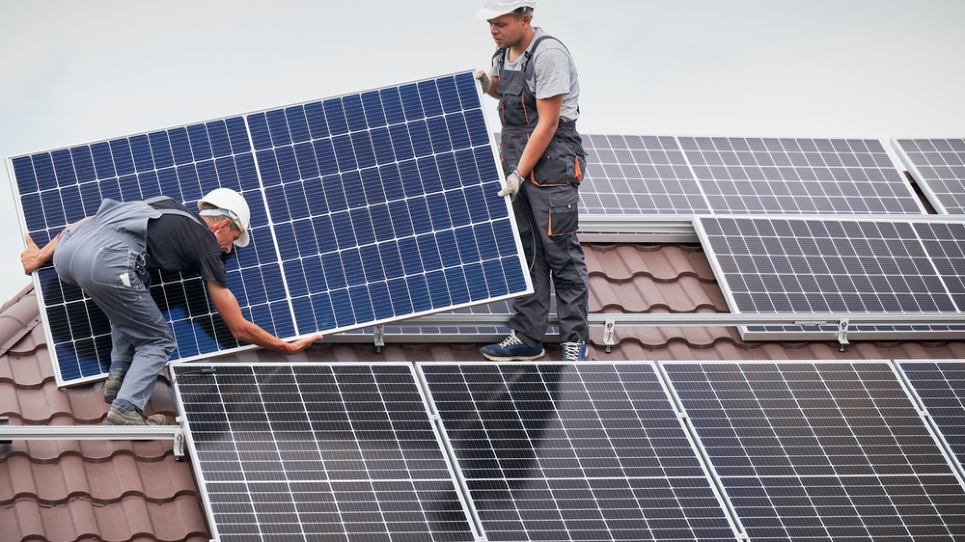 Prosumator de energie electrică din surse regenerabile în România