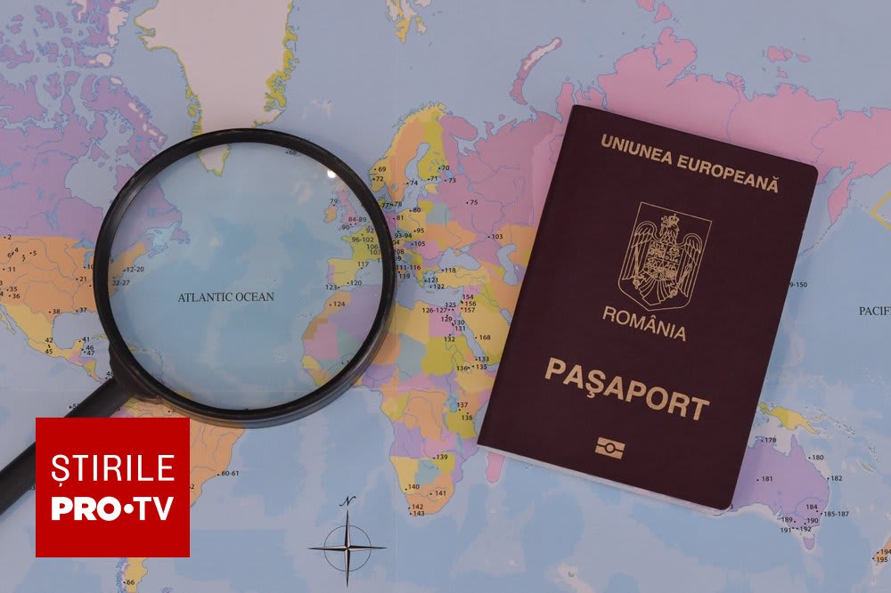 Pașaport românesc și harta destinațiilor internaționale