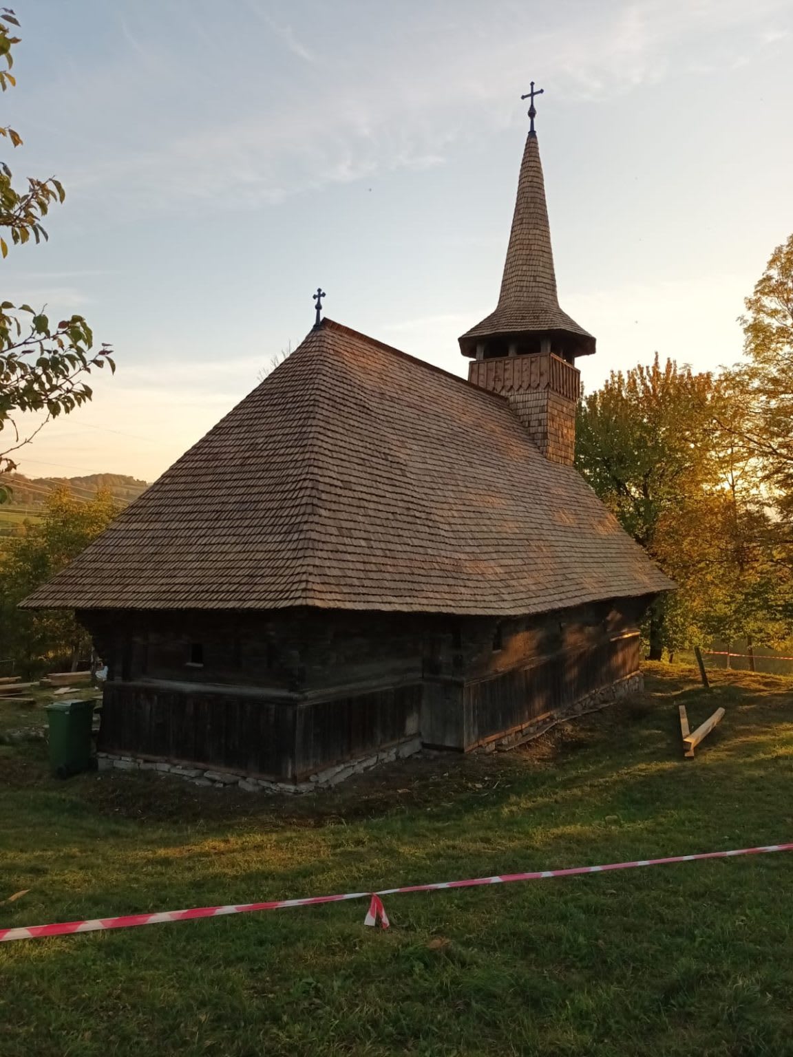 Râu secat în Bihor, peisaj arid, temperaturi ridicate, efecte secetă