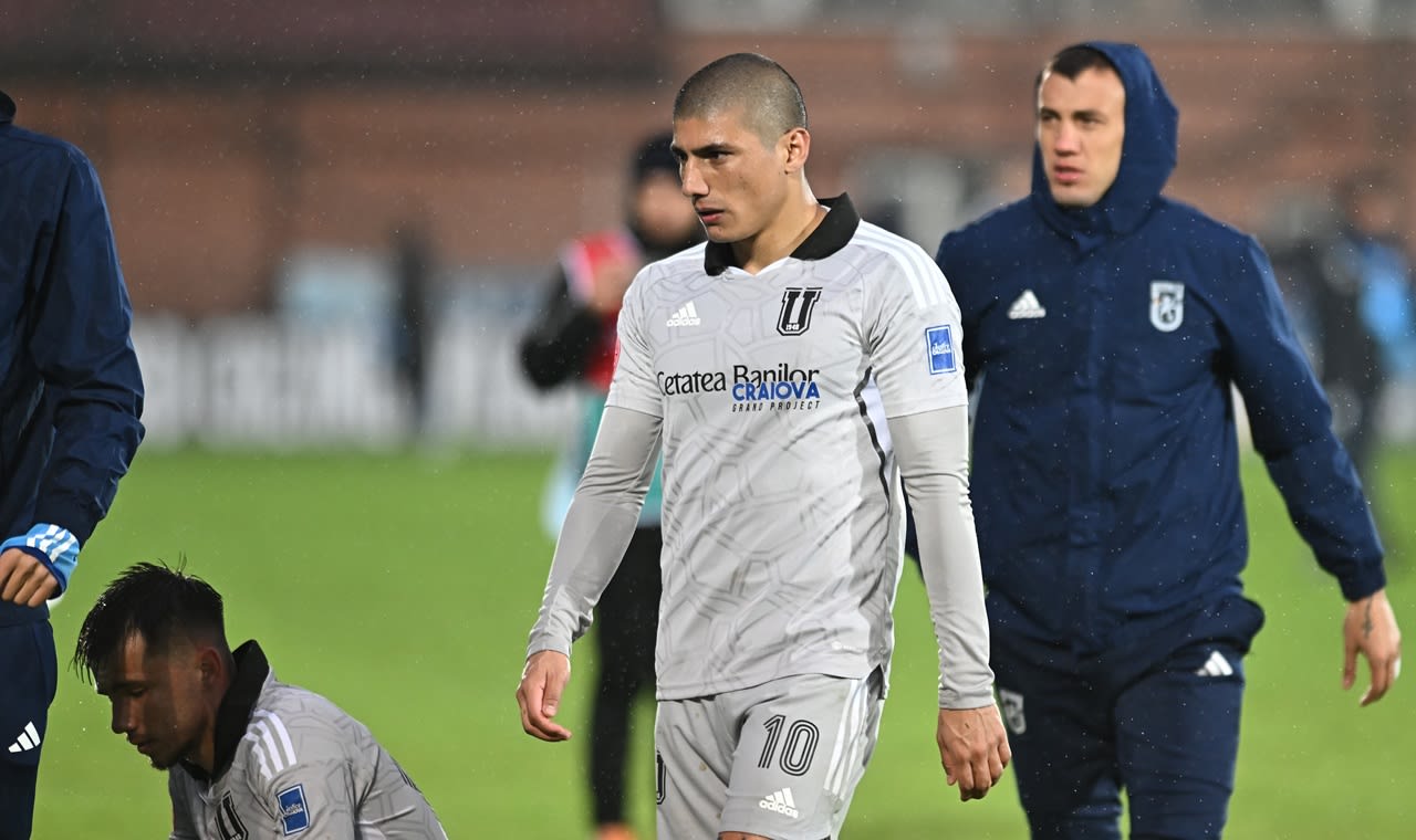 Juan Bauza în acțiune pe terenul de fotbal Juan Bauza în acțiune pe terenul de fotbal