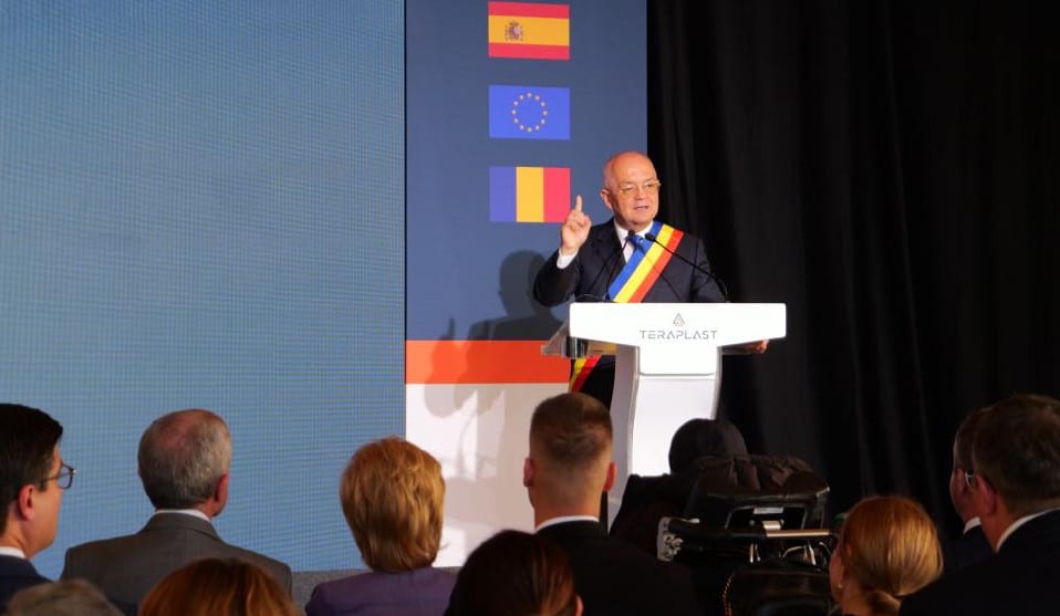 Emil Boc vorbește la evenimentul de inaugurare a fabricii TeraPlast din Spania