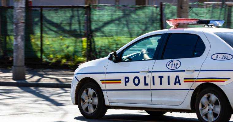 Polițiști în acțiune la percheziții în Botoșani Polițiști în acțiune la percheziții în Botoșani