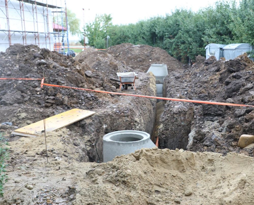 Nicușor Halici inspectând proiecte de infrastructură în Adjud