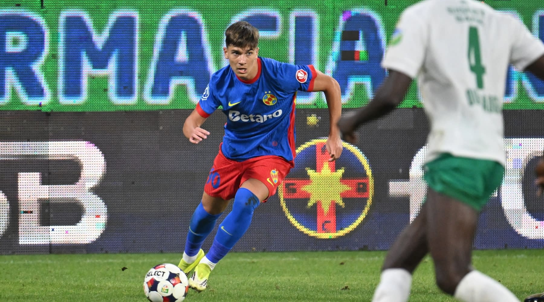 Alexandru Stoian în timpul meciului de fotbal