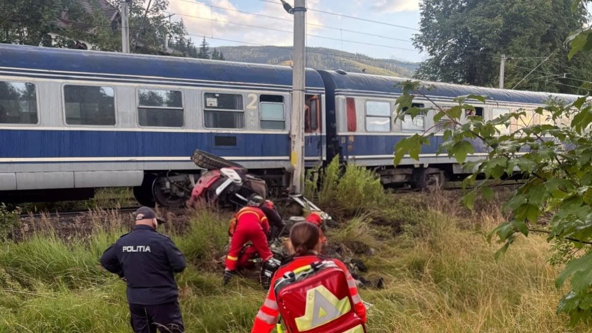 Accident tren excavator Pojorâta