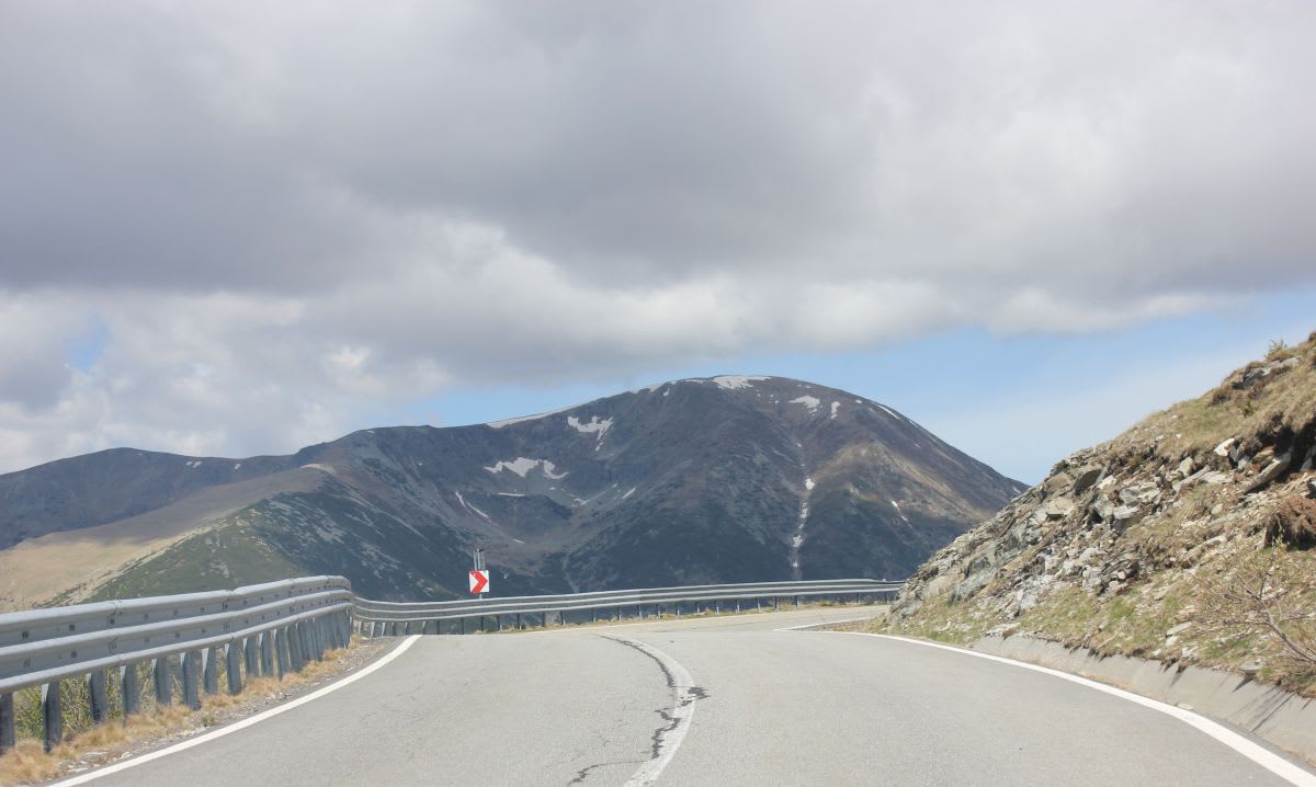 Echipament montan, trasee și peisaje montane din Gorj Echipament montan, trasee și peisaje montane din Gorj