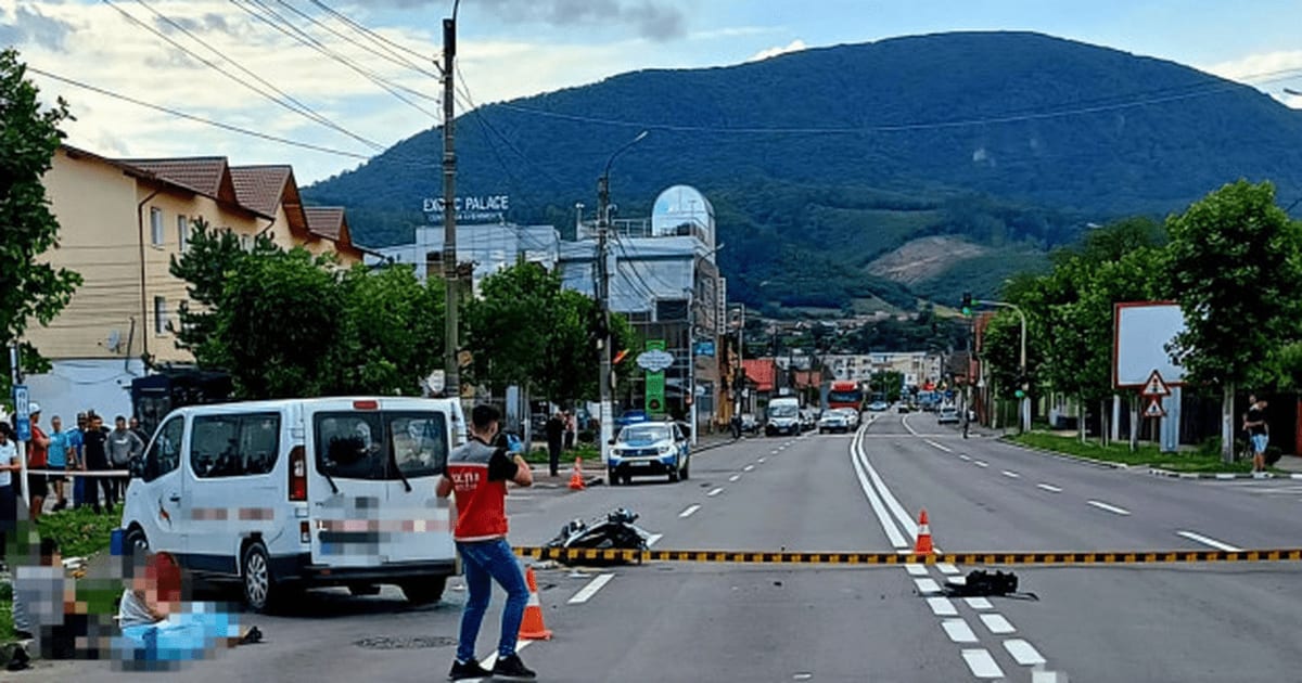 Impact între motocicletă și autoturism în Codlea, Brașov