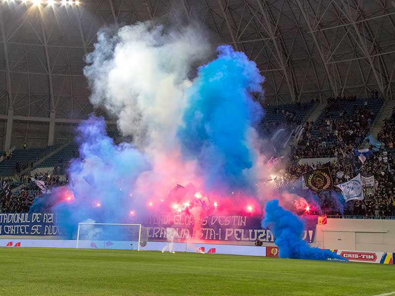 Fotbal echipă FCU Craiova pe teren