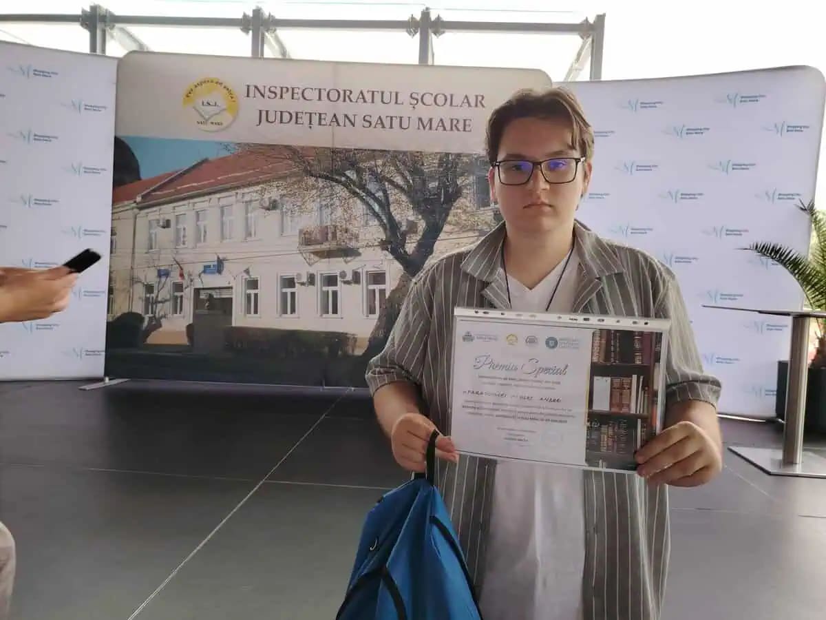 Elevul Aparaschivei Albert de la Colegiul „A. T. Laurian” din Botoșani a câștigat Premiul Special la Concursul Național de Istorie