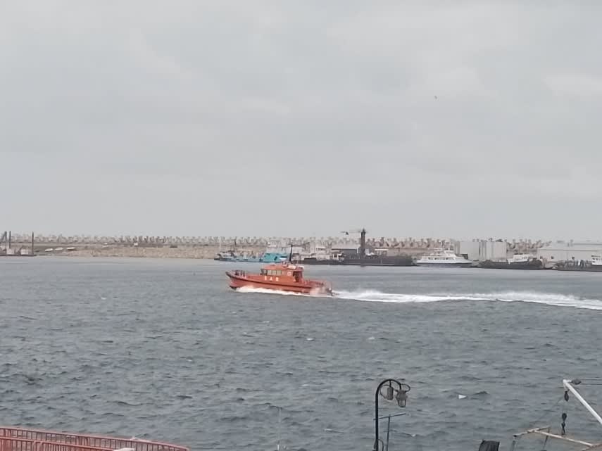Navă comercială avariată în Marea Neagră, intervenție navală și aeriană