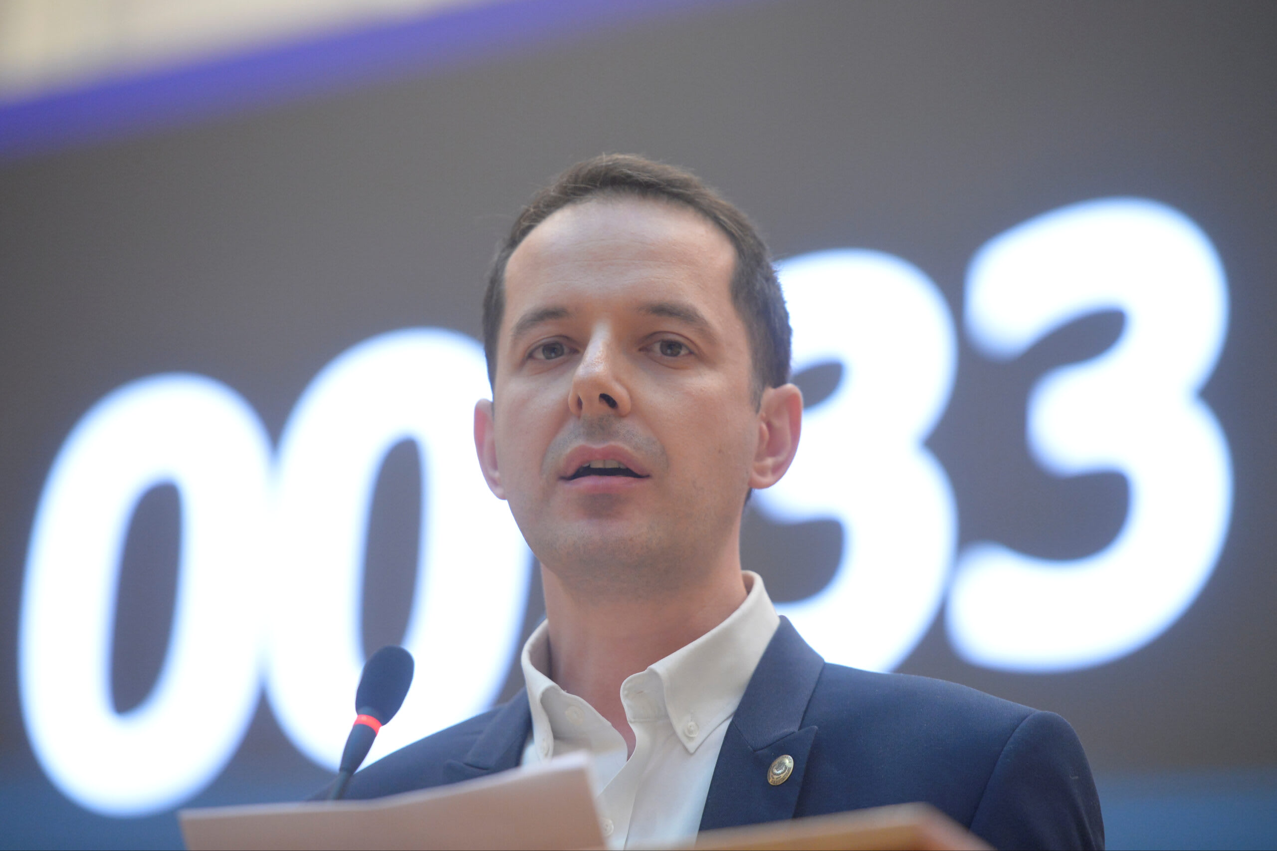 Cristian Seidler în timpul unei intervenții la radio despre legea salarizării
