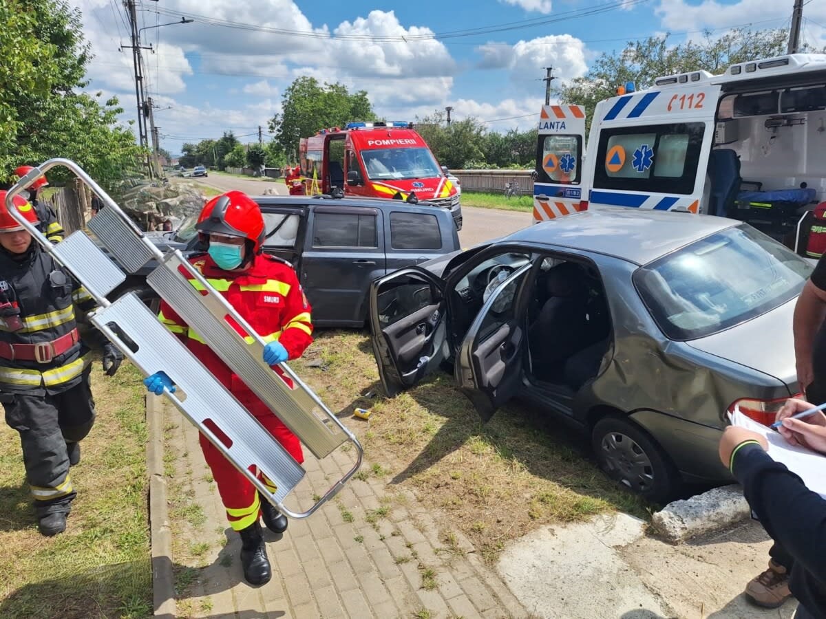 Accident rutier la Bogdănești cu intervenția echipelor de salvare