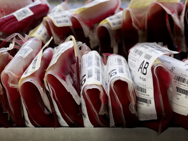 Donatori de sânge în centrul de transfuzie din Gorj