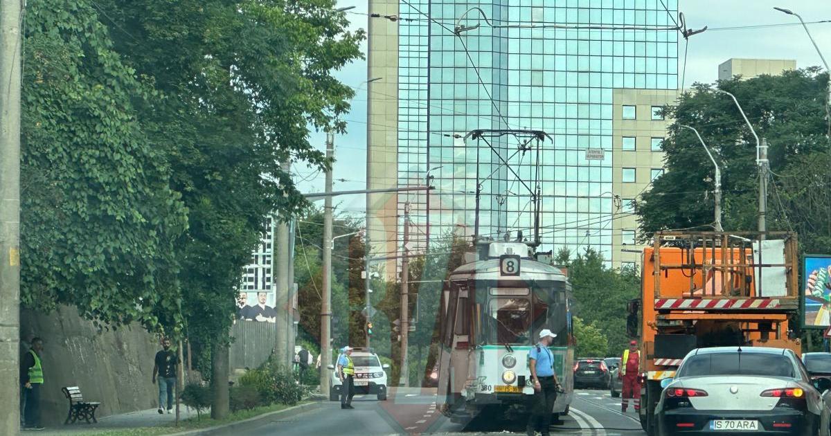 Accident tramvai deraiat pe strada Elena Doamna