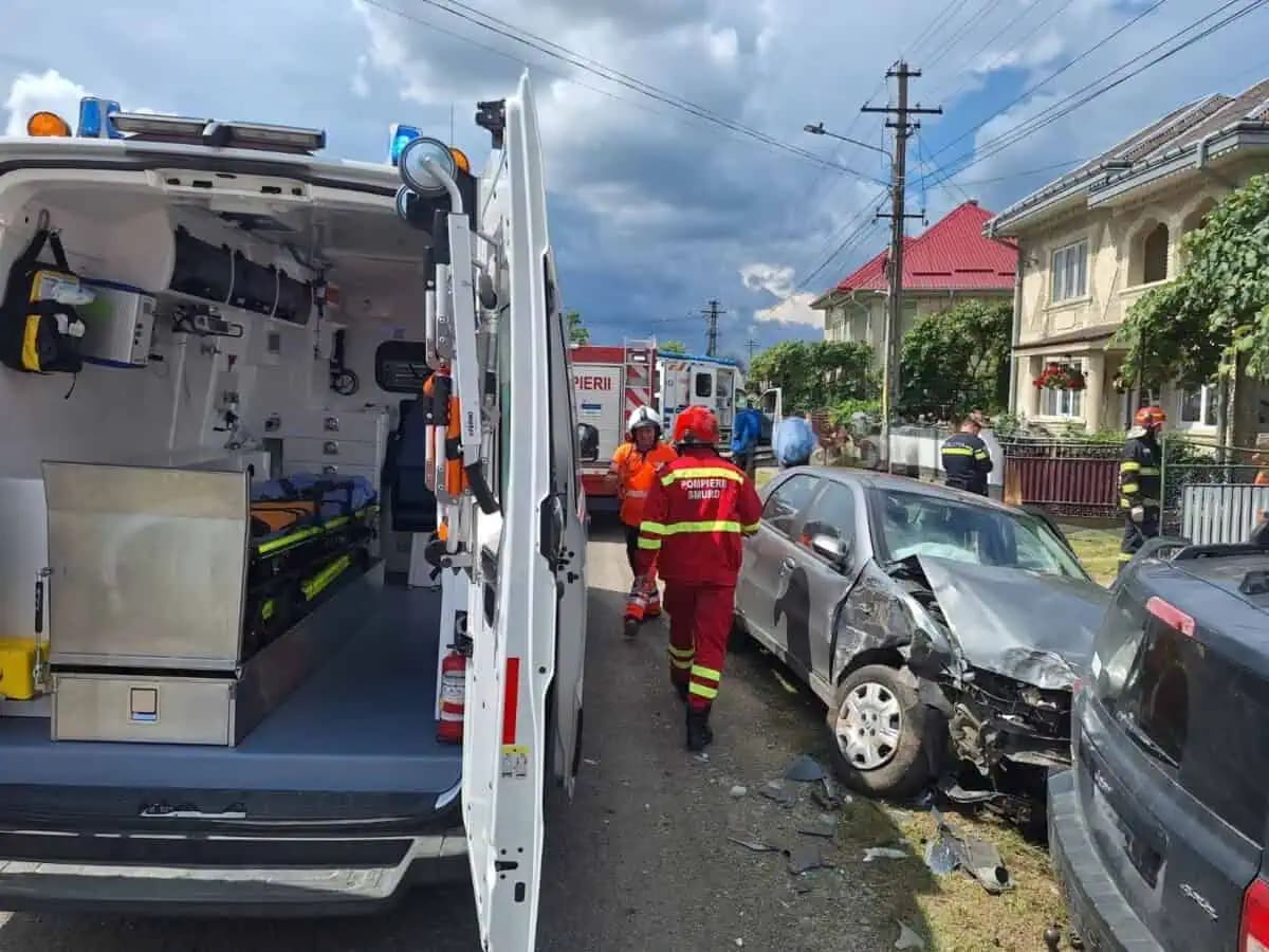 Accident rutier la Bogdănești: Trei femei transportate la spital după coliziune