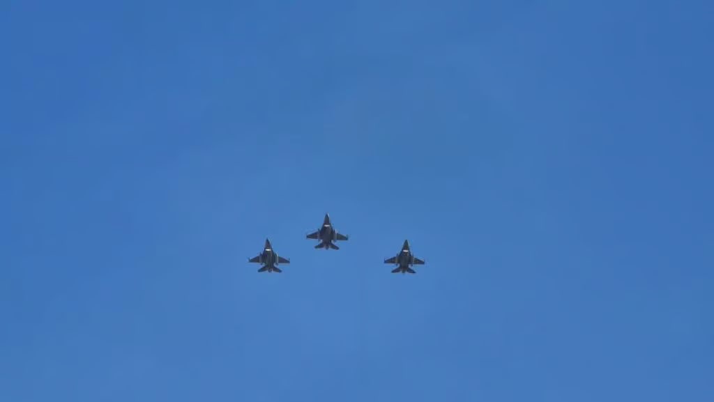 Președintele Nicușor Dan anunță: O dronă intrată în spațiul aerian al României a fost doborâtă de un avion F-16