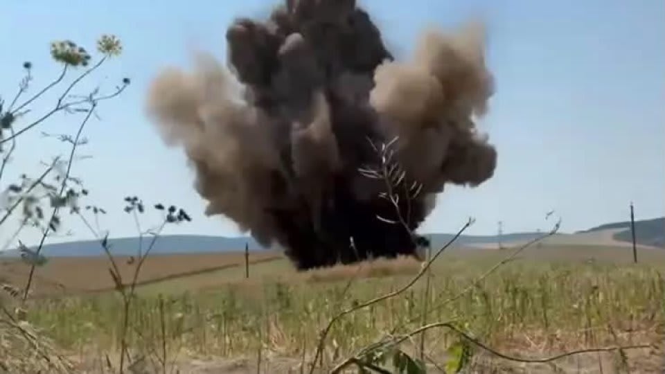 Avion F-16 românesc doborând o dronă în spațiul aerian al României