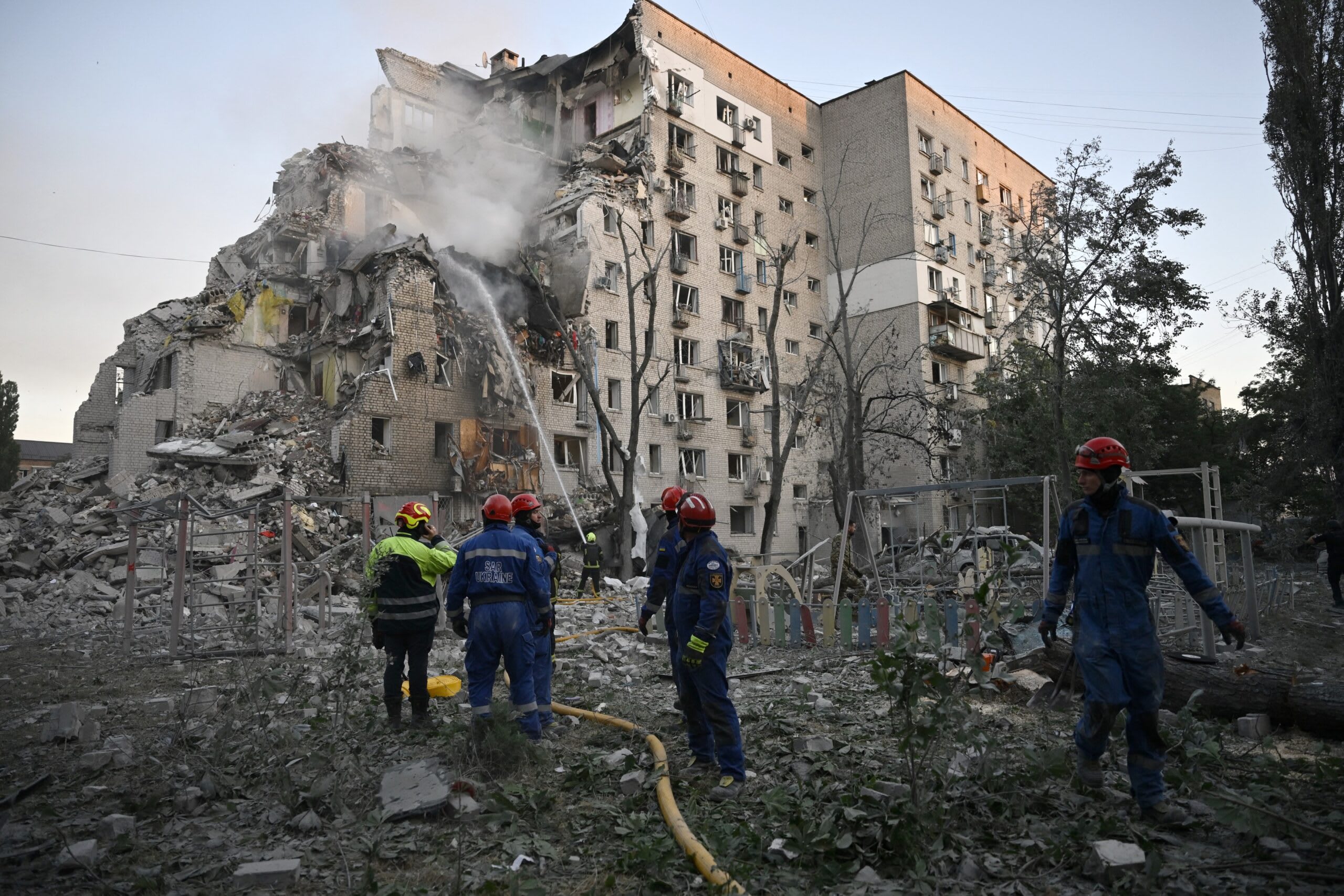 Explozie și echipamente militare în Ucraina, răniți și sirene de alarmă