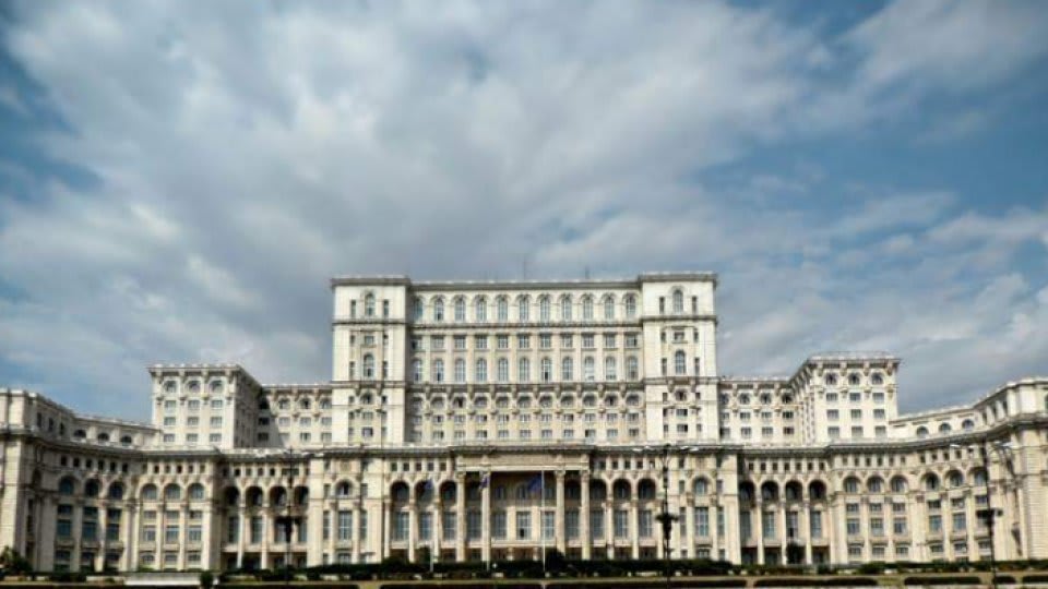 Parlamentul României în sesiune extraordinară, dezbateri și vot