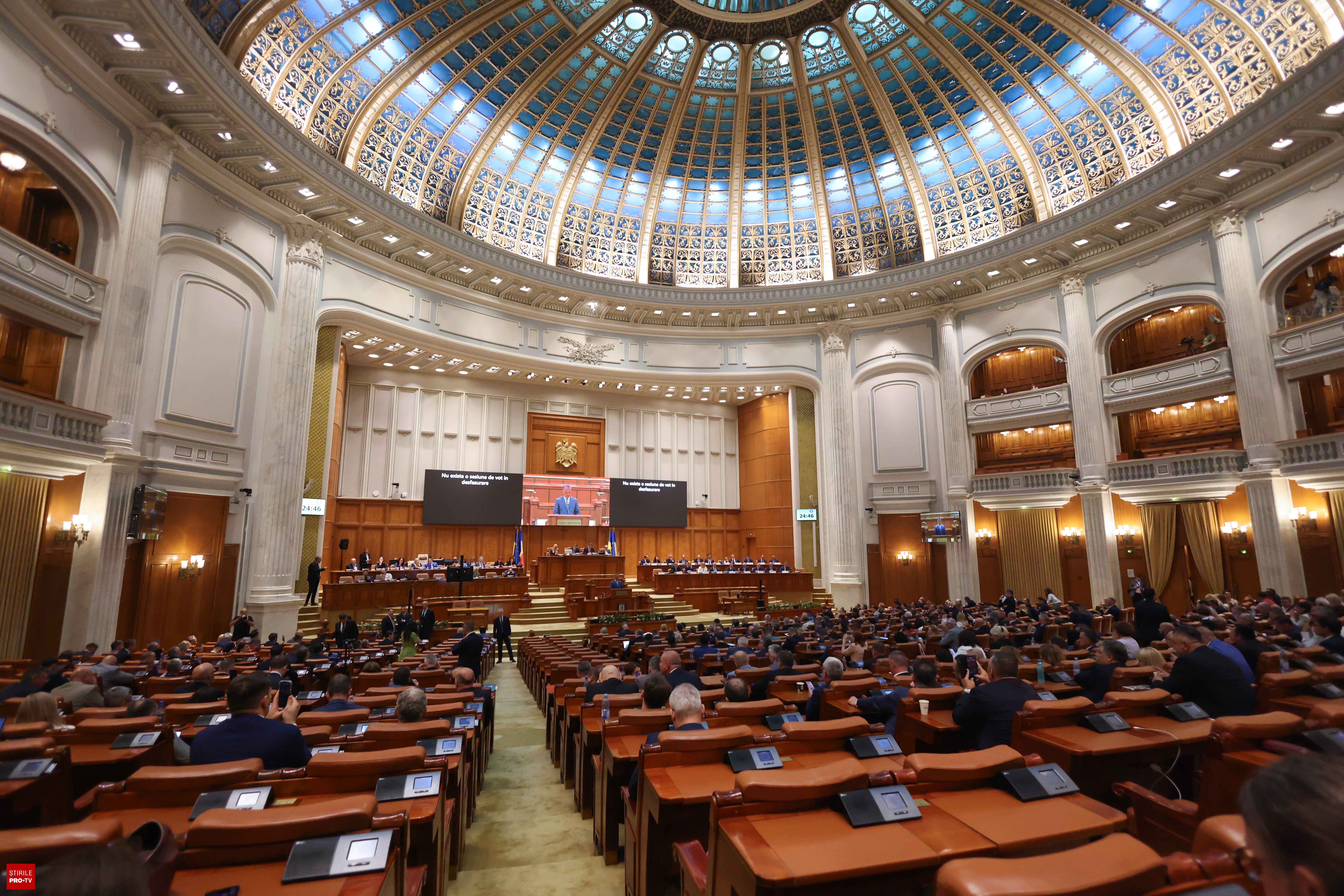Discuții politice și sindicale despre legea salarizării în România