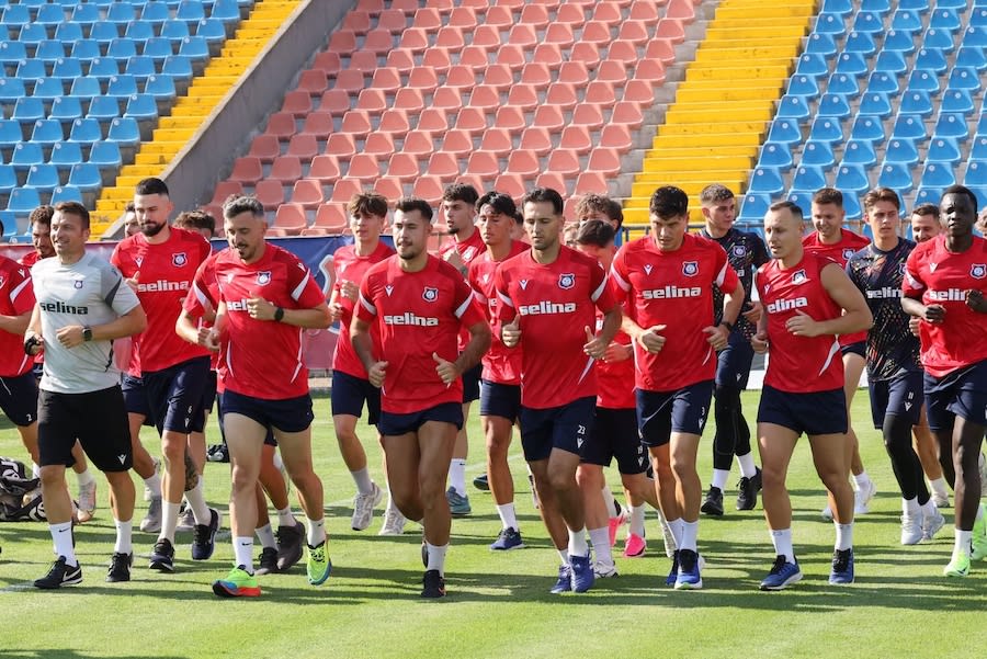 Stadionul din Oradea pregătit pentru meciul de debut