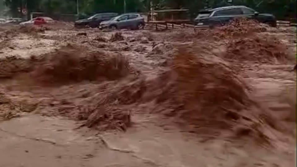 Hidrologi și echipamente de monitorizare a râurilor din România
