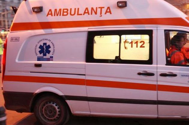 Mașină avariată într-un accident rutier în Gorj Mașină avariată într-un accident rutier în Gorj