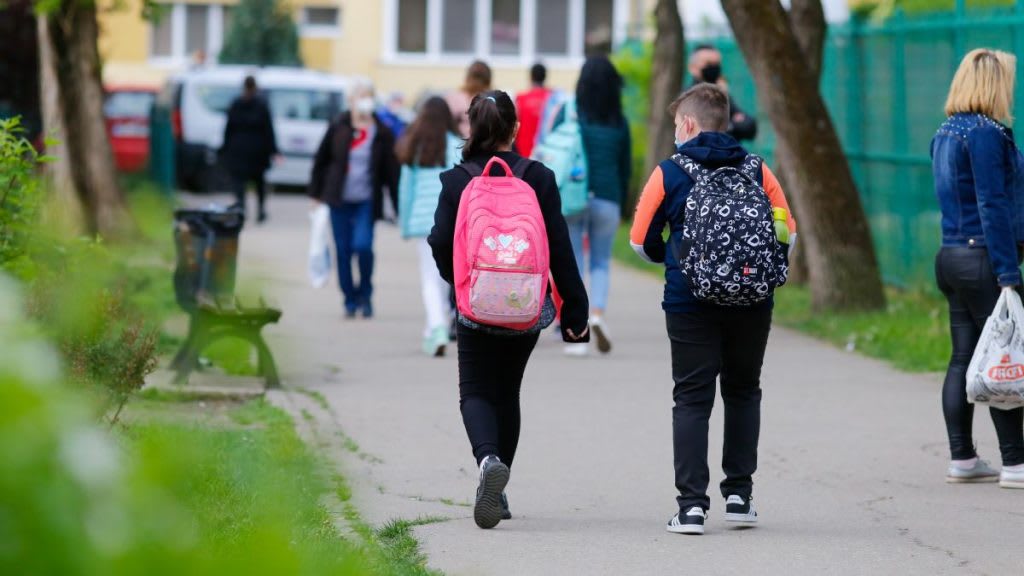 Primar Brașov în vizită la șantierul unei noi școli