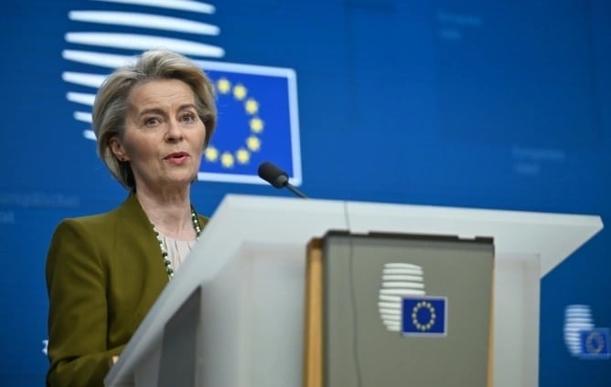 Ursula von der Leyen la o conferință