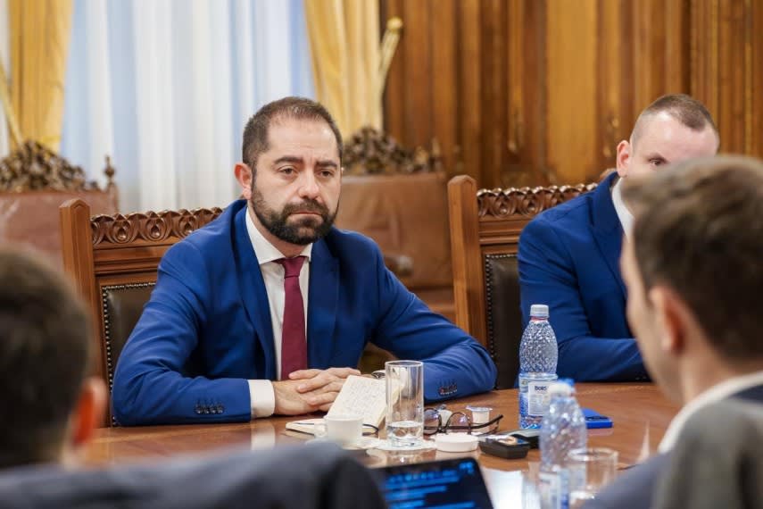 Discuții politice despre legea salarizării în România