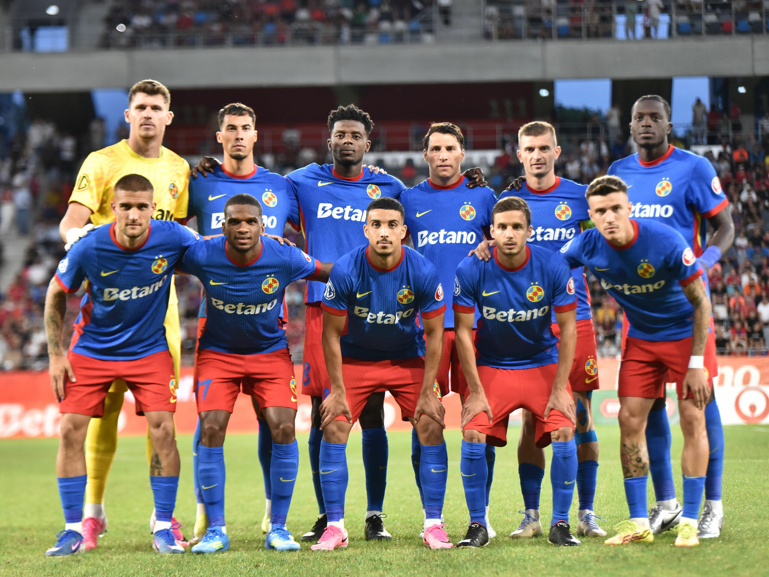 Gigi Becali și Ronny Labonne pe stadionul FCSB
