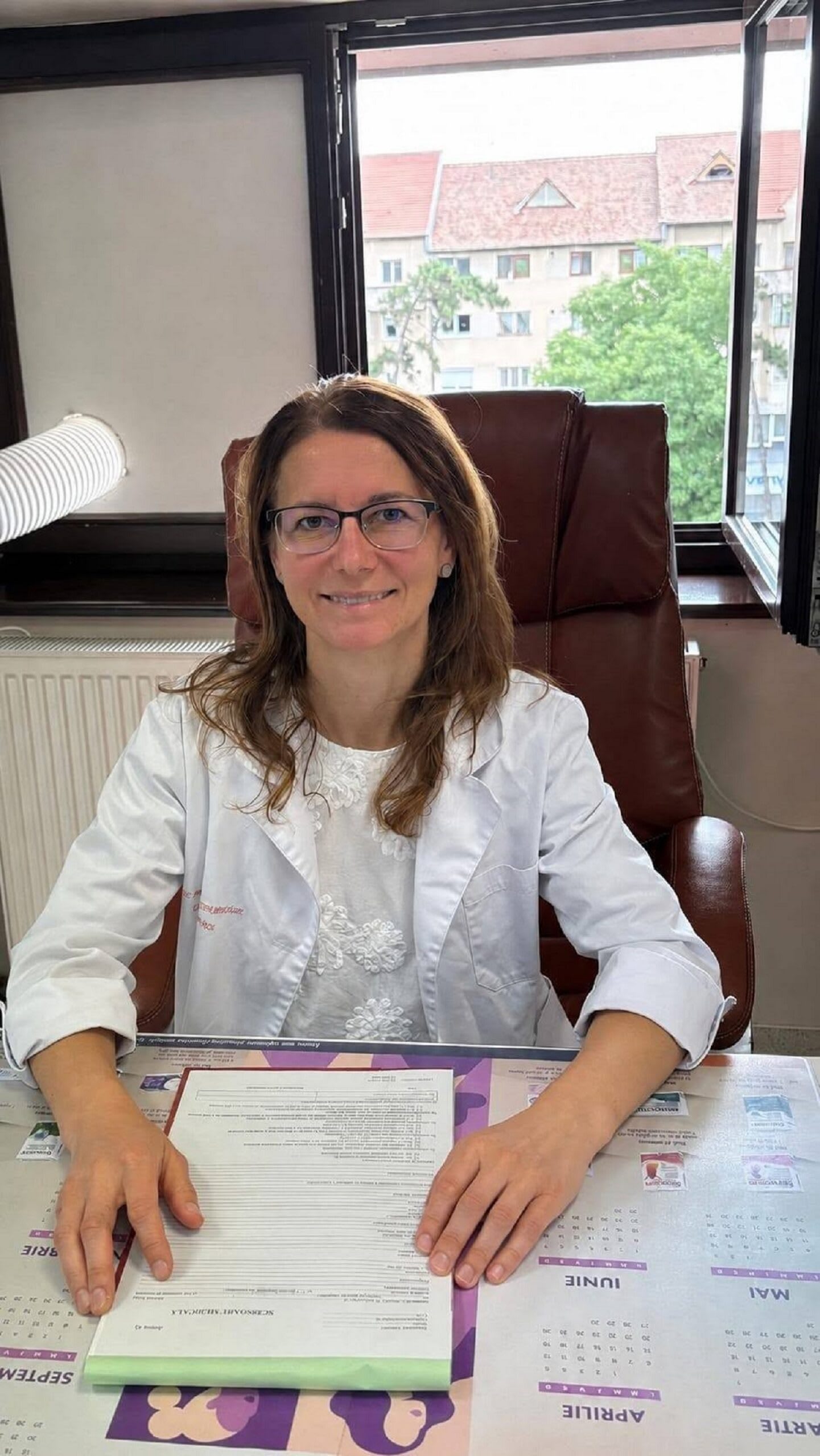 Medicul Doris Lienerth explicând sănătatea sângelui