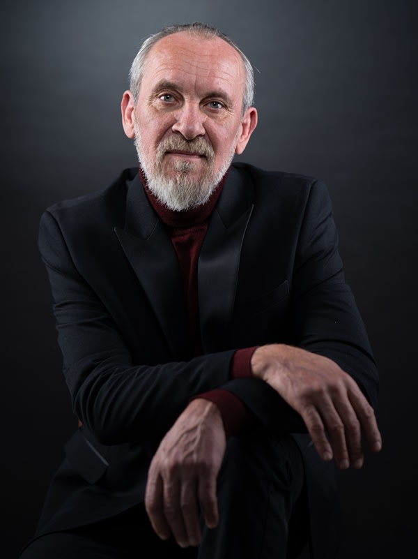 Actorul Cezar Amitroaei, sărbătorit de colegii săi de la Teatrul Mihai Eminescu Botoșani