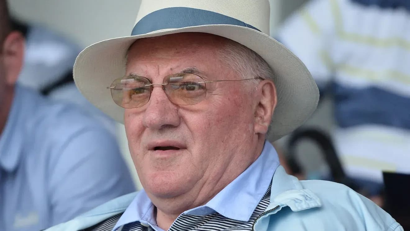 Dumitru Dragomir și Ioan Niculae în discuție despre averea sa