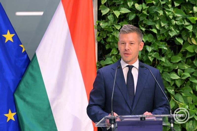 Magyar Péter reacționând la discursul lui Orbán Viktor