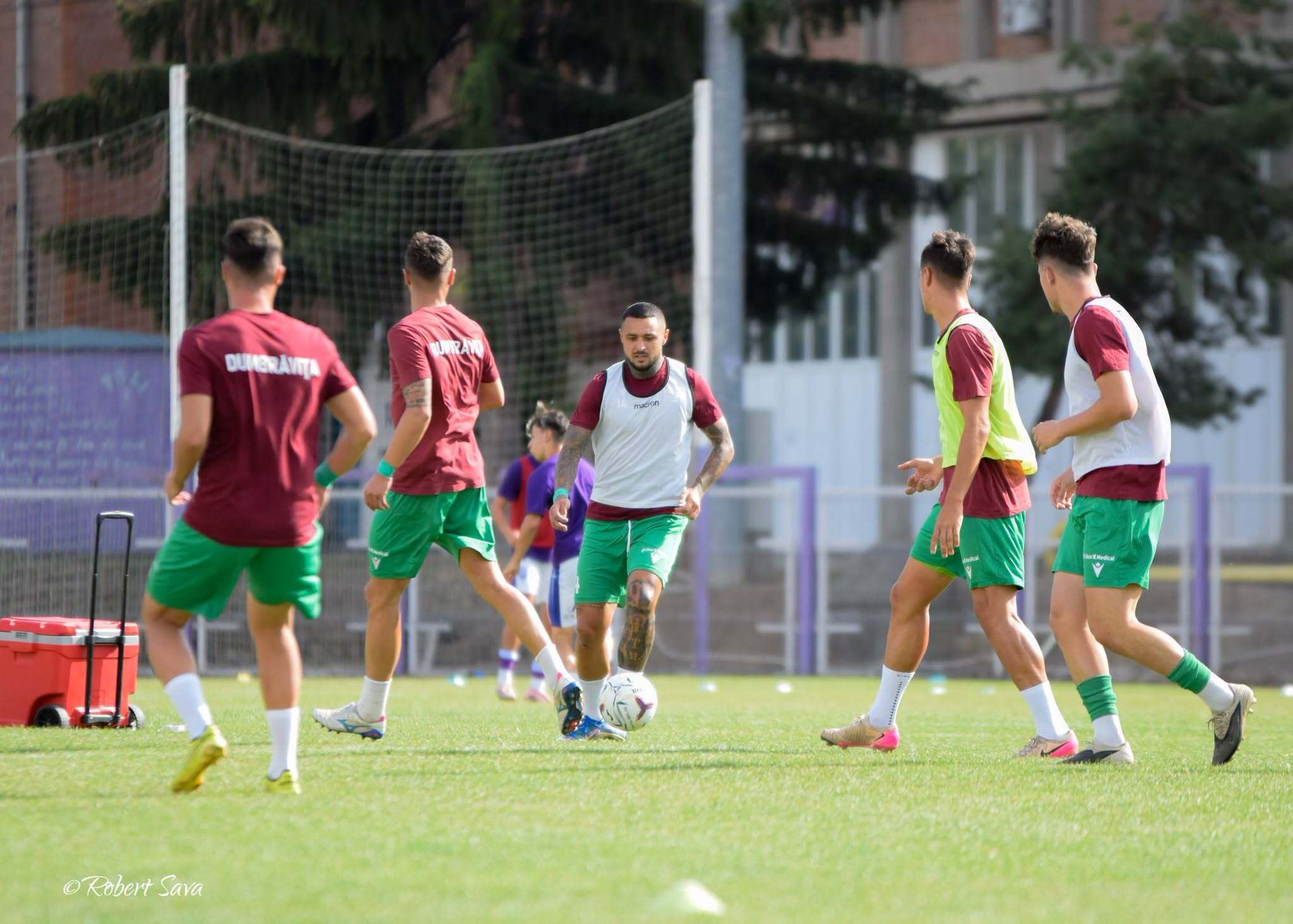 Fotbal echipă Dumbrăvița în acțiune pe teren