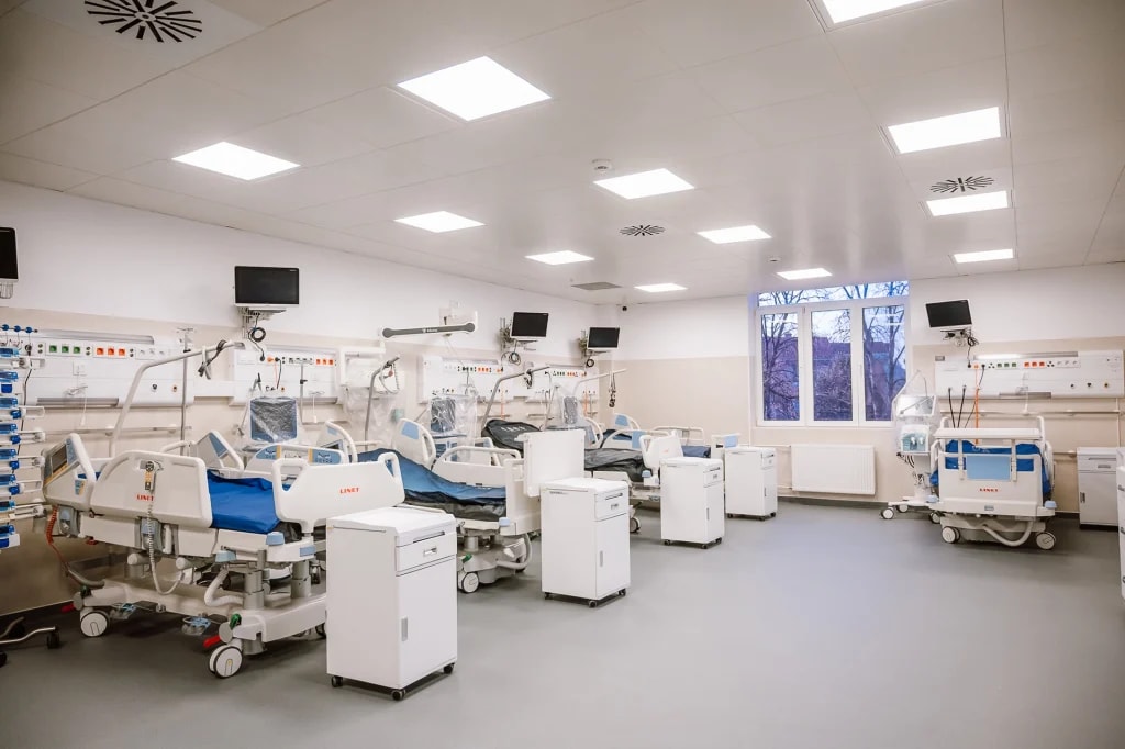 Echipamente medicale moderne pentru tratamentul AVC la Spitalul Târgu Mureș