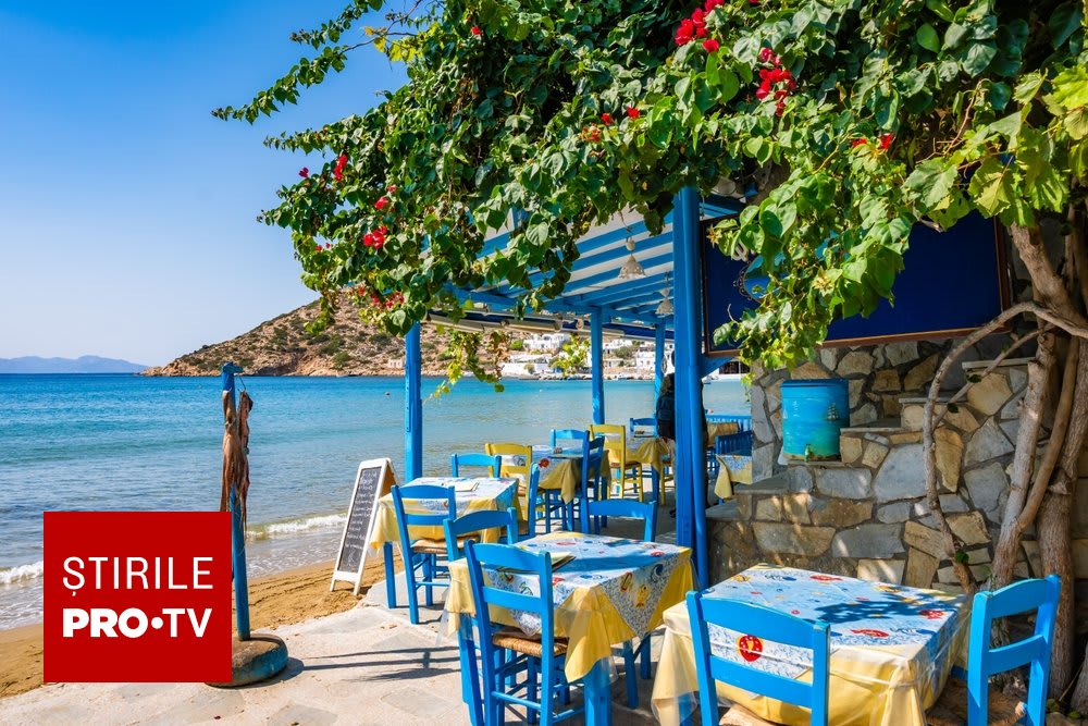 Taverne tradiționale grecești, preparate locale, localnici și turiști