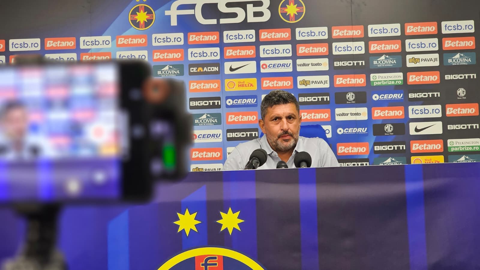 Antrenorul Marius Baciu solicitând transferuri la FCSB înainte de meci