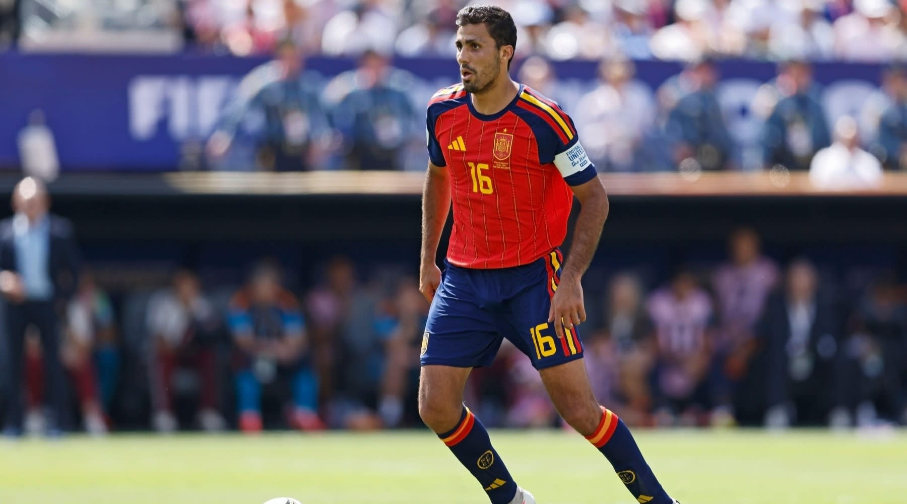 Rodri în tricoul Manchester City în timpul unui meci