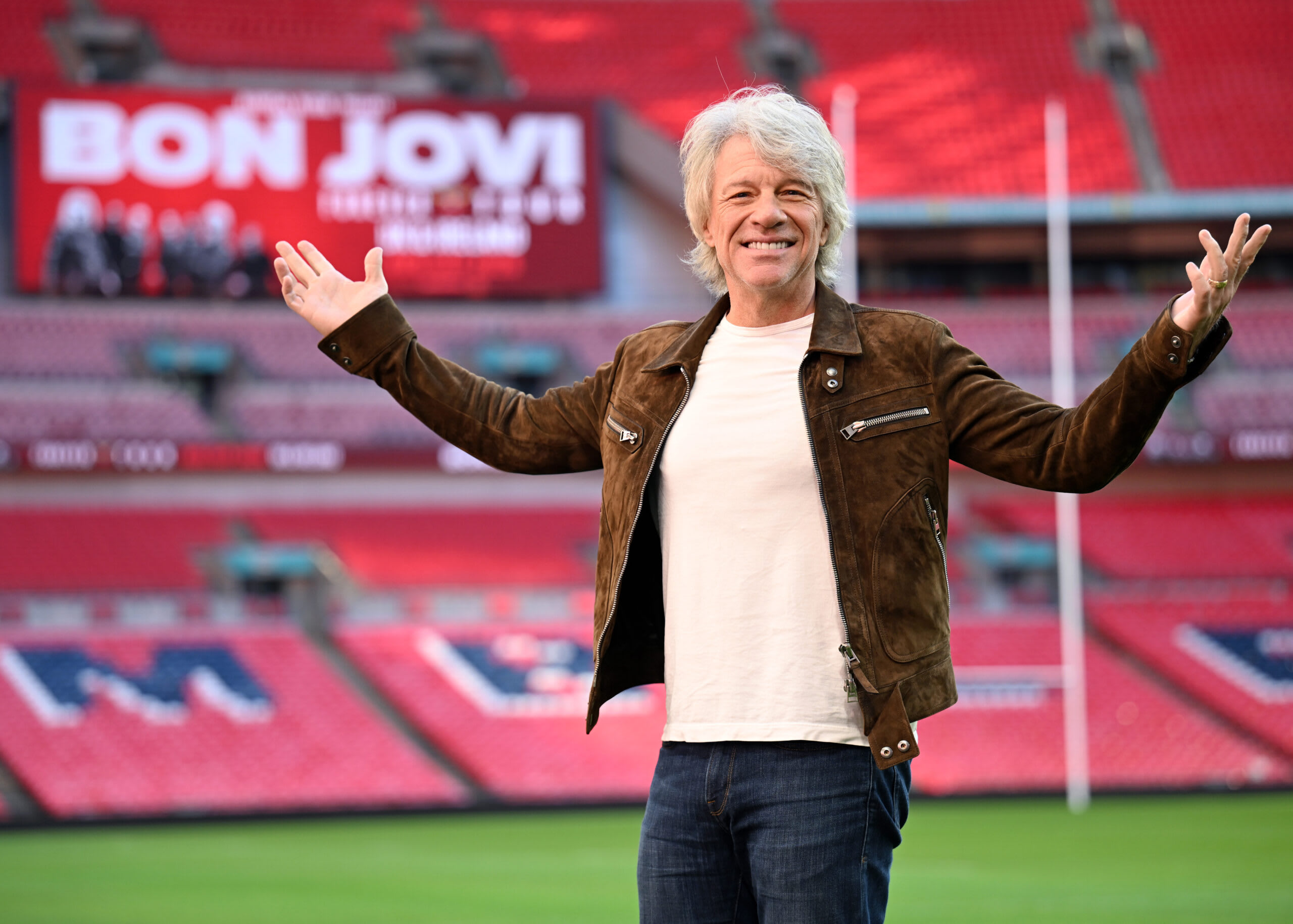 Jon Bon Jovi pe scenă la Madison Square Garden în timpul concertului