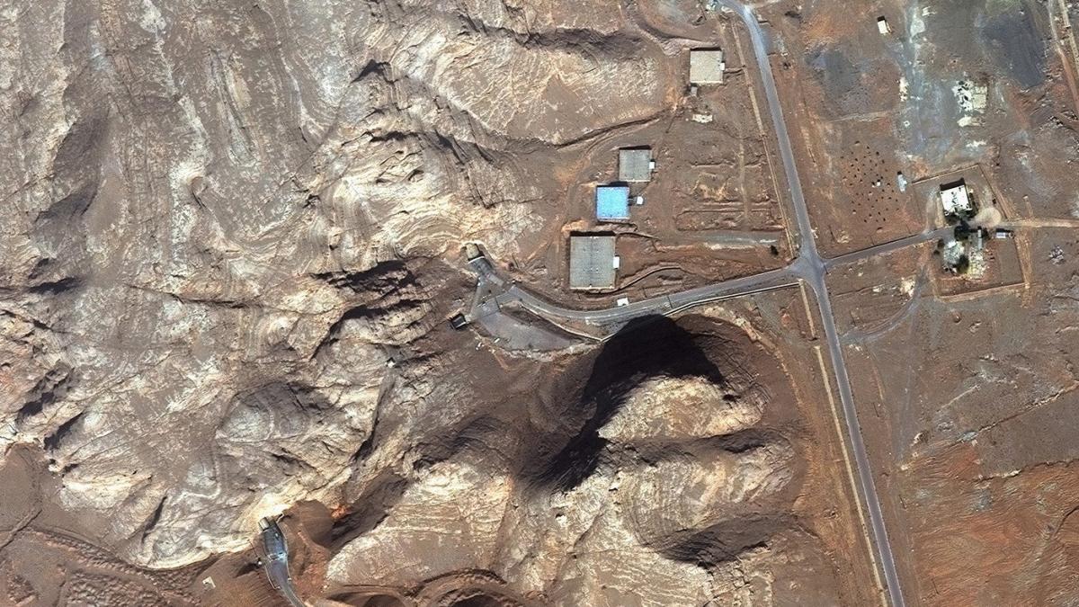 Soldați americani în misiune specială în Iran, fortificații nucleare, complex subteran Soldați americani în misiune specială în Iran, fortificații nucleare, complex subteran