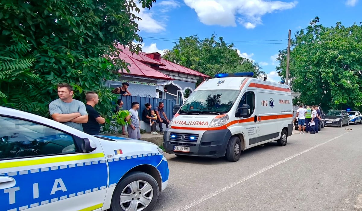 Mașină accidentată în curtea unei case din Galați