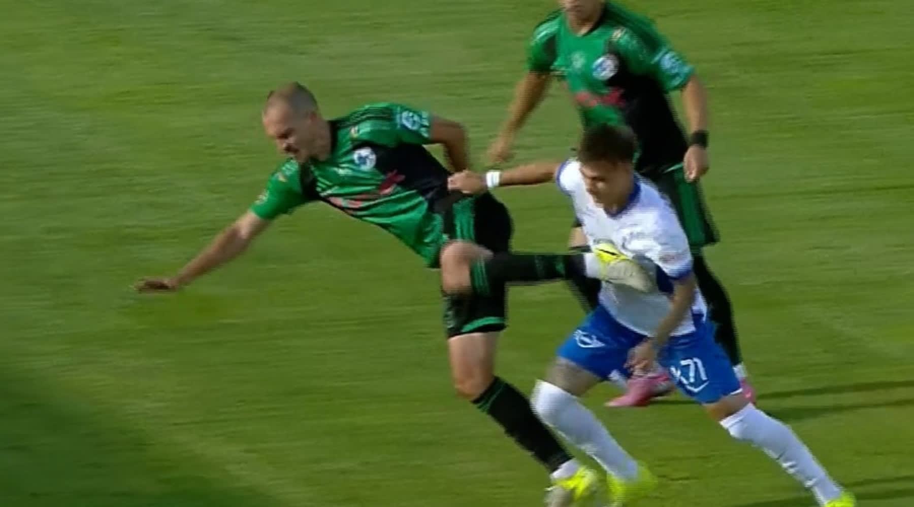 Ion Cărăruș în acțiune pe terenul de fotbal